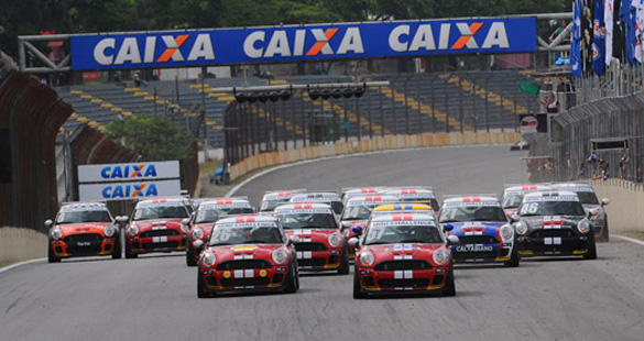 MINI Challenge Cup agita Interlagos